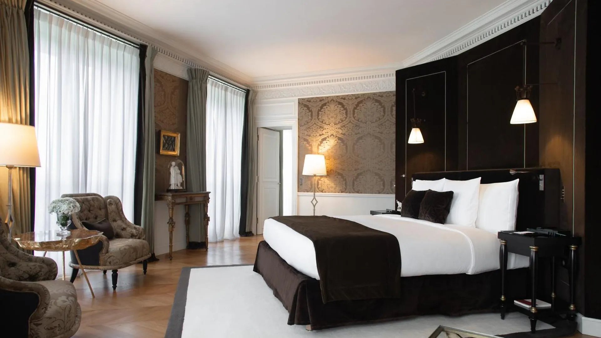 La Reserve Paris Hotel & Spa 5*,